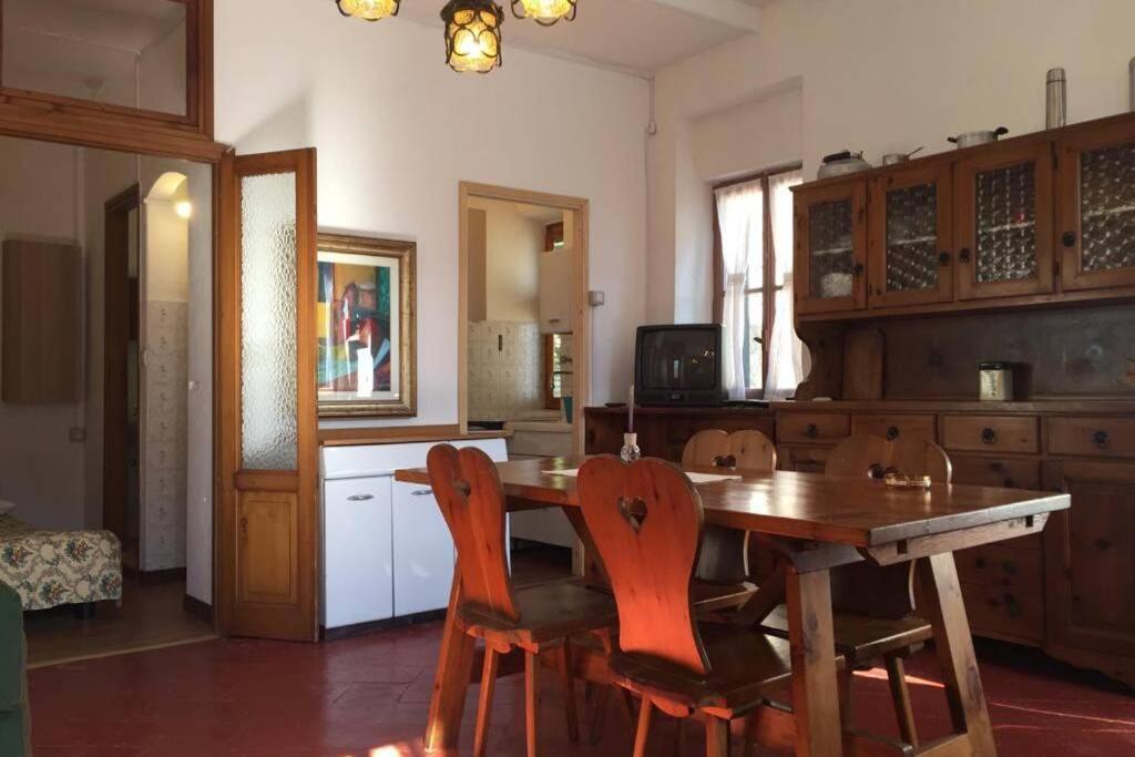 Nel Set Di Piccolo Mondo Antico Villa Viola Valsolda Ngoại thất bức ảnh