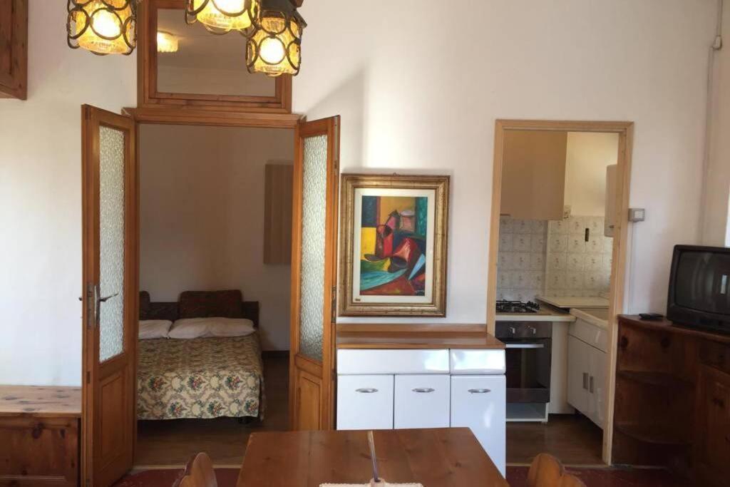 Nel Set Di Piccolo Mondo Antico Villa Viola Valsolda Ngoại thất bức ảnh