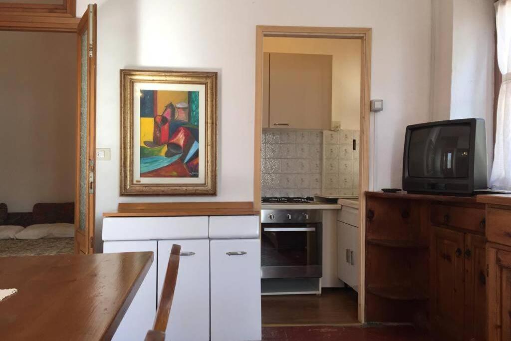 Nel Set Di Piccolo Mondo Antico Villa Viola Valsolda Ngoại thất bức ảnh